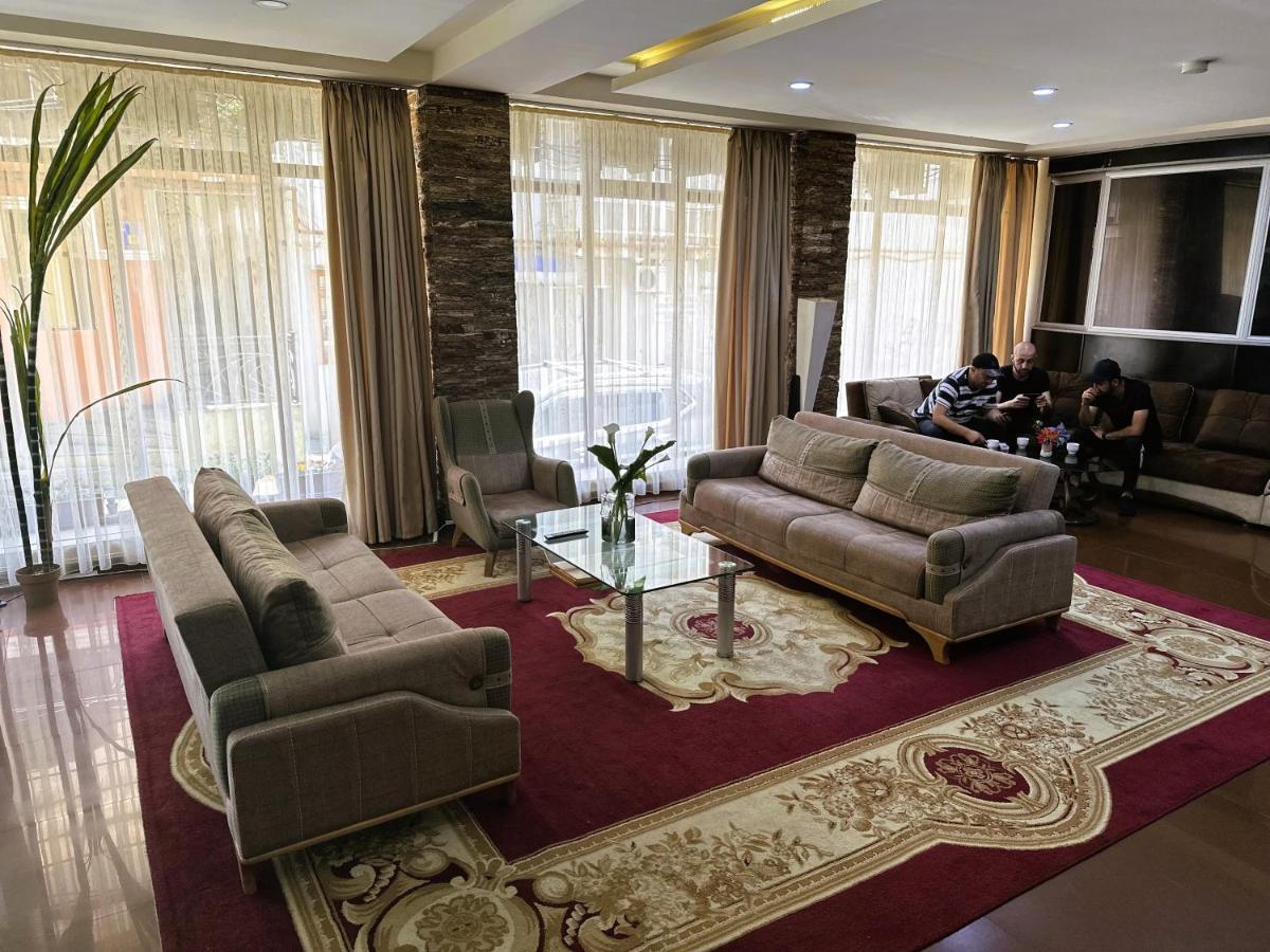 G Bakuri Hotel Батуми Екстериор снимка