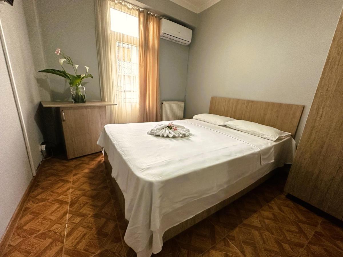 G Bakuri Hotel Батуми Екстериор снимка